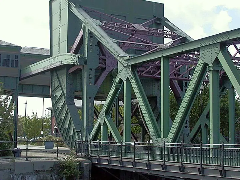 Bascule Bridge tracks restored using Metalock in-situ machining