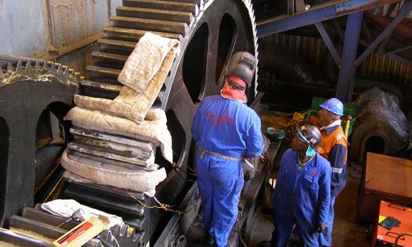 Molino de azúcar: reparación de engranajes