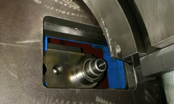 Réparation de la selle du moteur auxiliaire