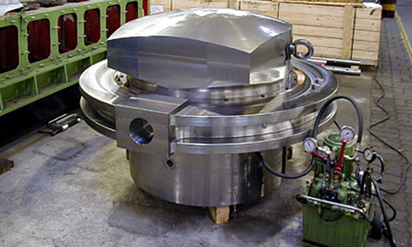 Corte de una máquina de torneado y perforación vertical